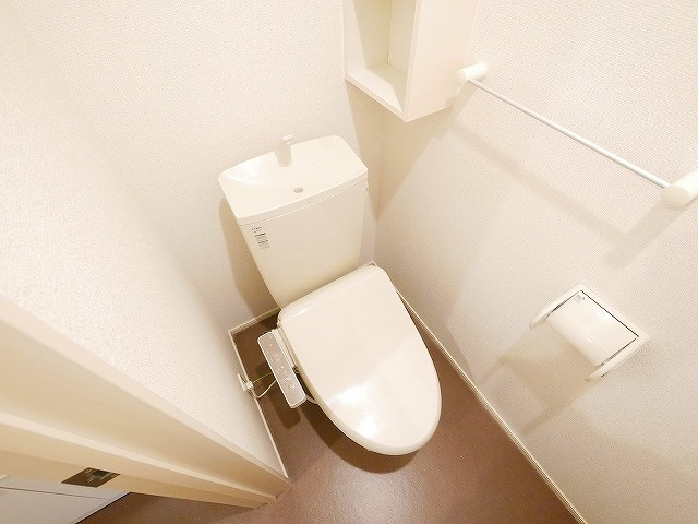 ウィンズ高畑のトイレ|ゆったりとした空間のトイレです