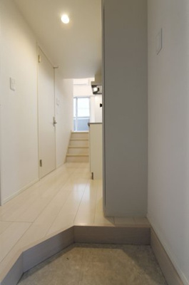 【玄関】 | Spazio 博多駅前 | 別号室の写真になります。現況優先。