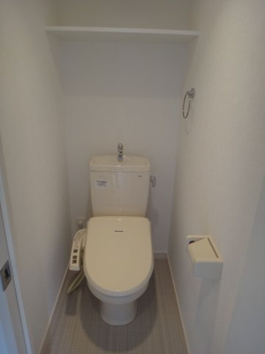 【トイレ】 | Agio House | 別号室の写真になります。現況優先。