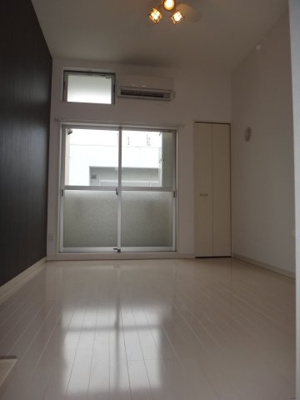 【バルコニー】 | Agio House | 別号室の写真になります。現況優先。