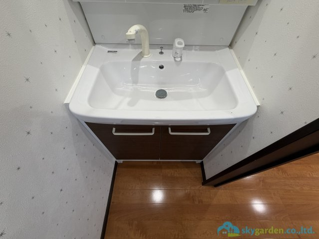 厚木市妻田東1丁目　中古戸建の独立洗面台
