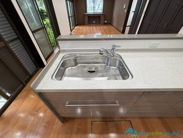 厚木市妻田東1丁目　中古戸建のキッチン