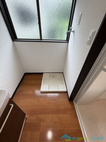 厚木市妻田東1丁目　中古戸建のランドリースペース