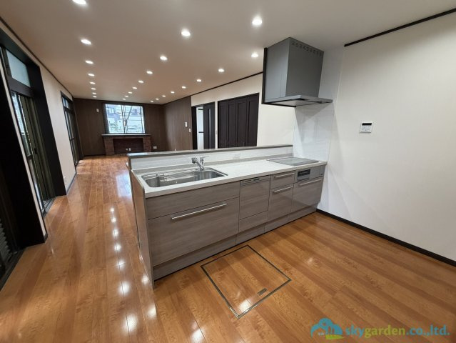 厚木市妻田東1丁目　中古戸建のキッチン