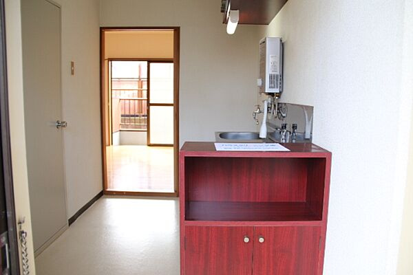 レジデンスKAITOの玄関|明るい玄関です