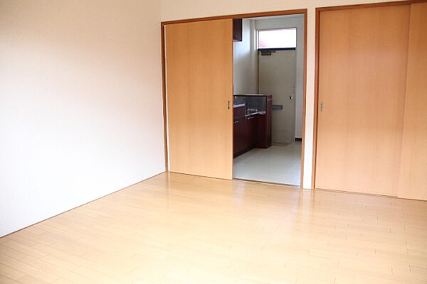 レジデンスKAITOの居間・リビング|ゆったりとした居間です