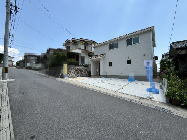 新築戸建　伴東２丁目の前面道路含む現地写真