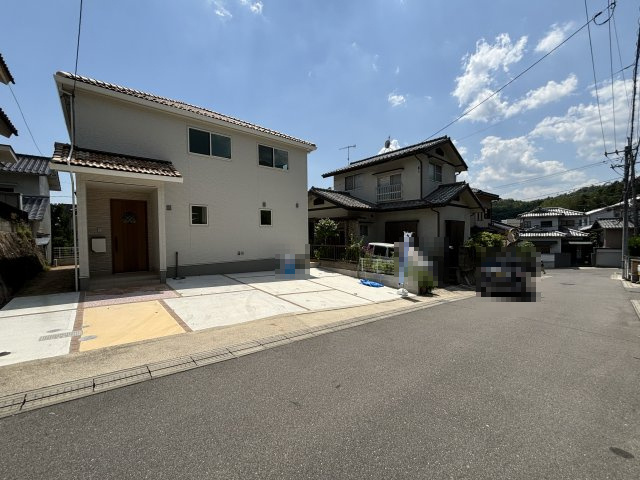 新築戸建　伴東２丁目の前面道路含む現地写真