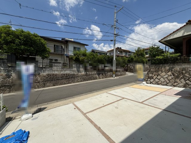 新築戸建　伴東２丁目の前面道路含む現地写真