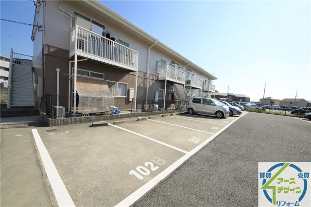 サンハイツ北野の駐車場|カースペースがあります