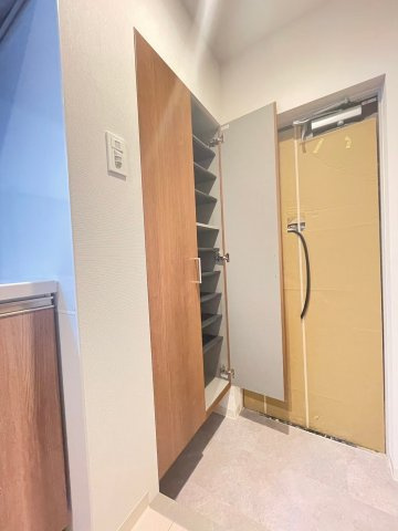 ロイス茨木奈良町の玄関