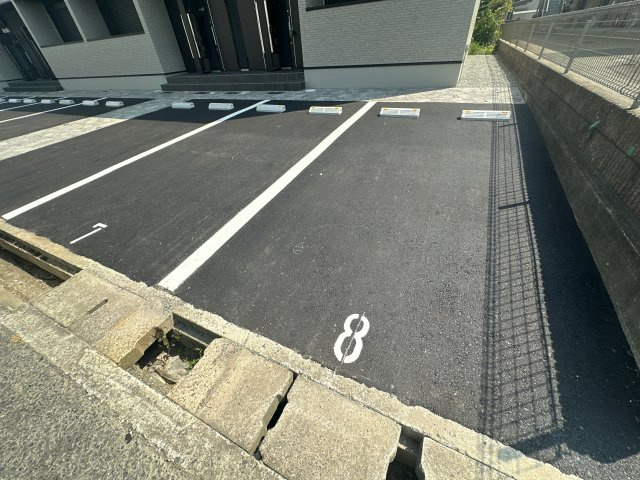 チェルシー広畑の駐車場