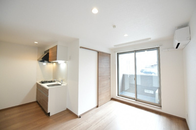 【居間・リビング】 | GRANDTIC L春日原 | アレンジ自由自在の広々空間です！