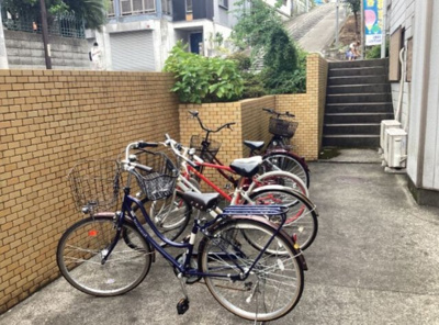 【駐車場】 | レジデンス綿貫　※7/4退去 | 敷地内に自転車置き場があります(^^)/