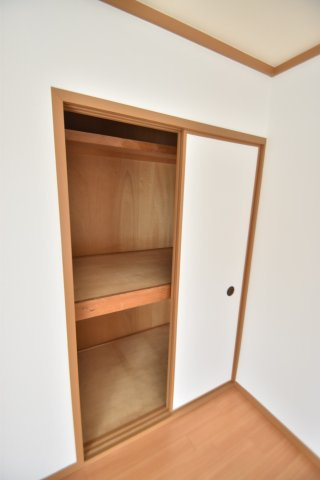 大阪市城東区中央１丁目の賃貸マンションの収納