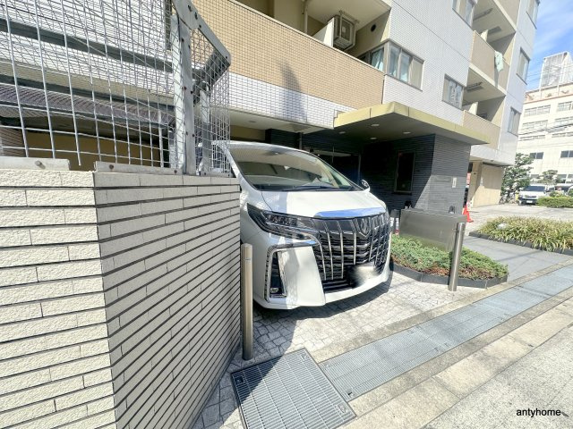 アーデンタワー北堀江　仲介手数料の駐車場