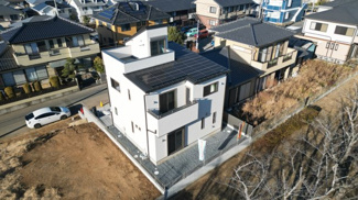 【前面道路含む現地写真】 | 遊歩道に面した新築戸建て
屋上スカイバルコニーは開放感があり様々な使い方ができます♪