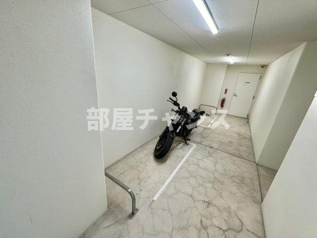 エステムコート名古屋ステーションクロスの駐車場