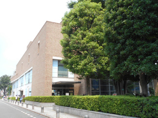 武蔵野市立中央図書館まで550m