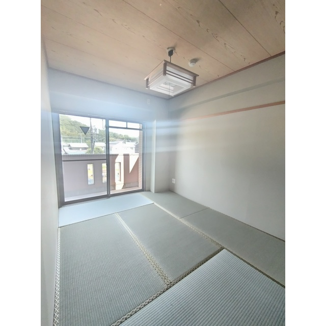 大長良川マンションの居間・リビング