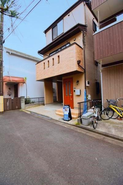 川崎市幸区南加瀬２丁目の中古一戸建の前面道路含む現地写真|周辺環境も合わせてご案内させて頂きます！
お気軽にお問い合わせ下さい！