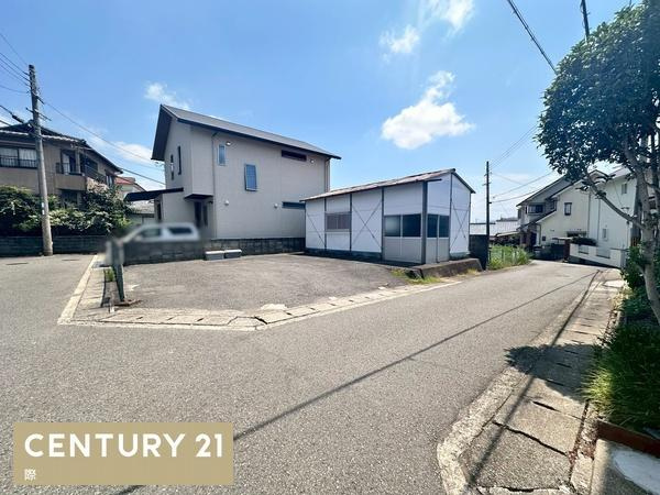 岩出市山　土地の前面道路含む現地写真