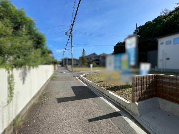 ジョーブタウン東高松の前面道路含む現地写真