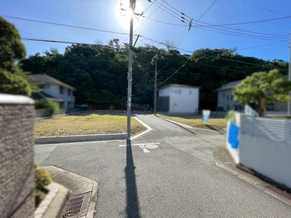ジョーブタウン東高松の前面道路含む現地写真