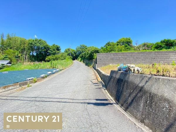 紀の川市貴志川町長山　土地の前面道路含む現地写真