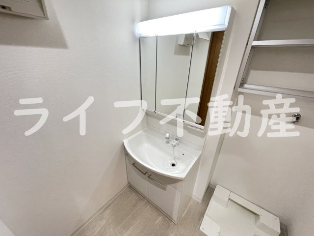 オーク永和の独立洗面台|独立洗面台あり、毎朝おしゃれに忙しい女性の方におすすめです
