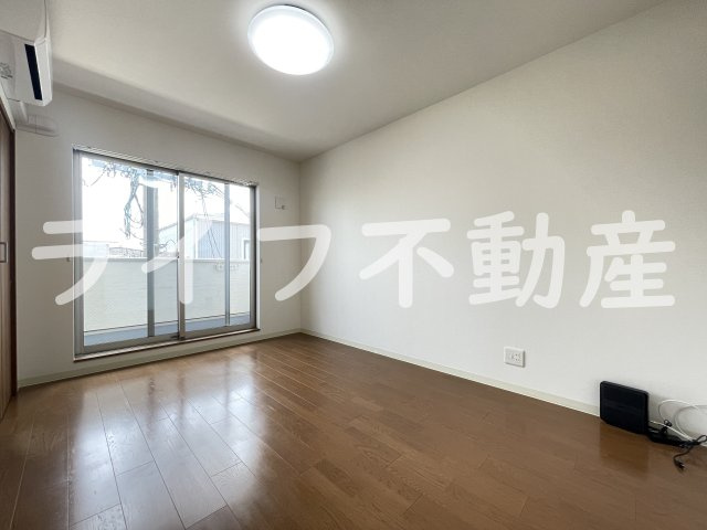 オーク永和の洋室|落ち着いた色調の洋室です