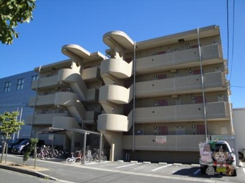 Ｅａｓｔ　Ｃｏｕｒｔ