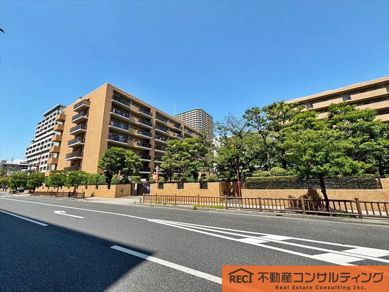 イトーピア西宮北口A棟の外観