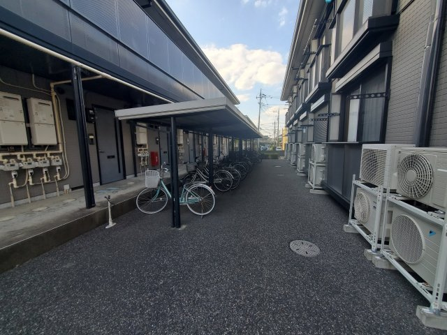 栗原ハイツBのロビー|駐輪場