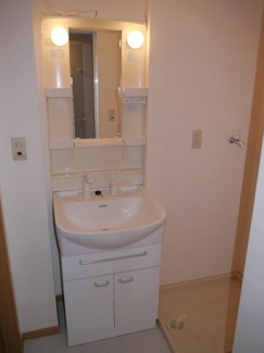 【洗面所】 | エレガント　ノーヴァ | 広い洗面スペース