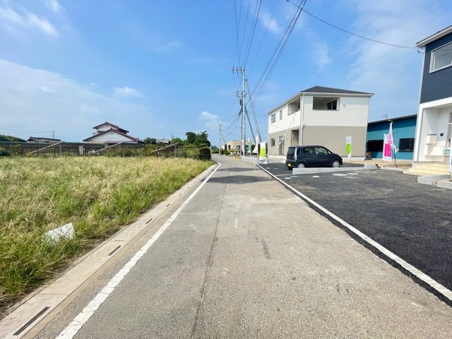 上里町藤木戸第3（全2棟）2号棟の前面道路含む現地写真