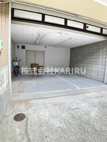 ライラックしのはらの駐車場