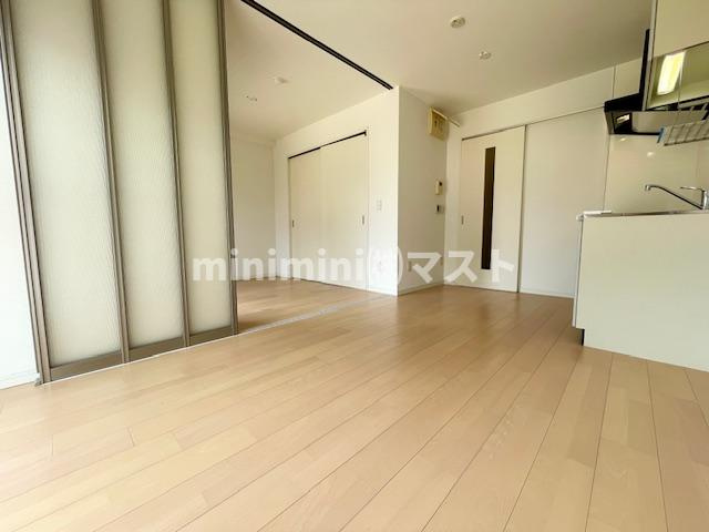 アリス・マナーガーデン谷町の居間・リビング