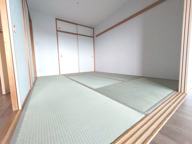 リバティパーク枚方B棟の和室|和室6.0帖■物件内覧・資金計画相談・住宅ローン相談、リフォーム相談、お問合せ受付中■
※当日・翌日のご内覧、ご相談はお電話でのお問合せがスムーズです！