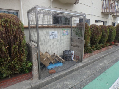 【その他共用部分】 | メゾン上甲東園 | 散らかりがちな玄関もスッキリの下駄箱付