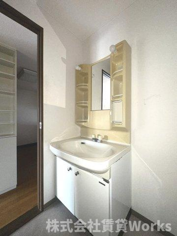 グランディール矢三Cの洗面所|洗面所です