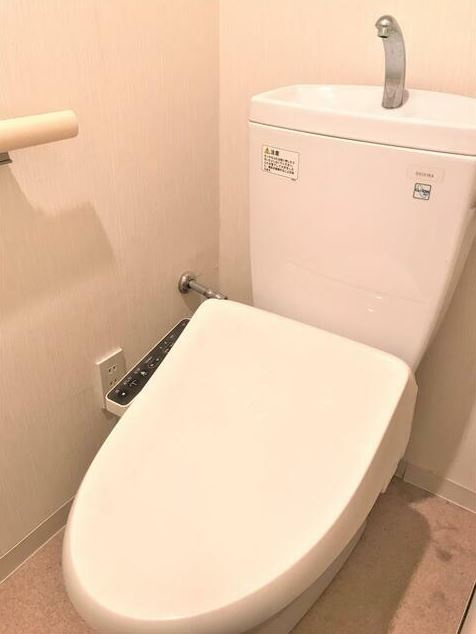 フォルム四谷外苑東のトイレ|ウォシュレット機能付き