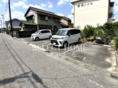 【駐車場】 | 増田ハイツ | 駐車場があるので、車を買う予定の方も安心です
