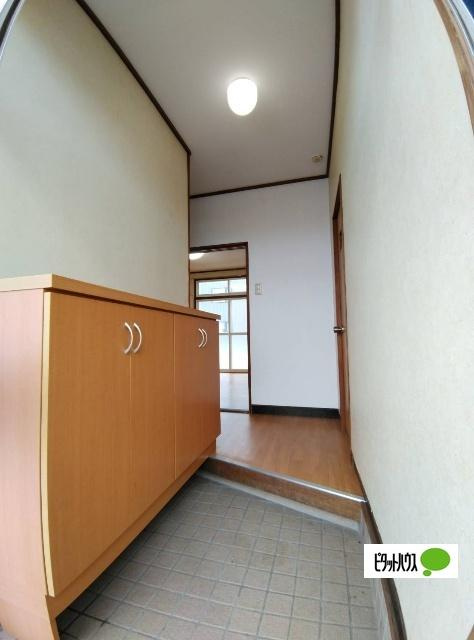 喜代丸ハイツの玄関