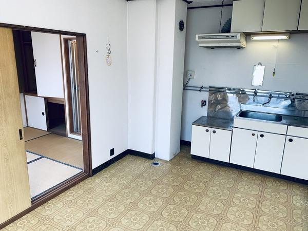 ハイツナカタニの居間・リビング