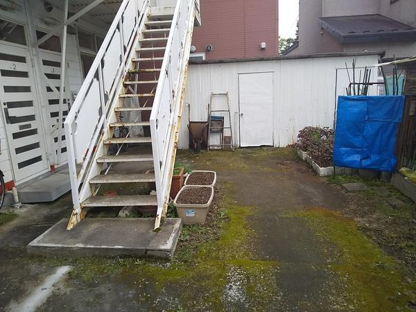 ハイツナカタニのエントランス