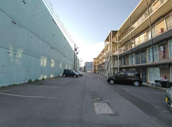 パークサイド健の駐車場