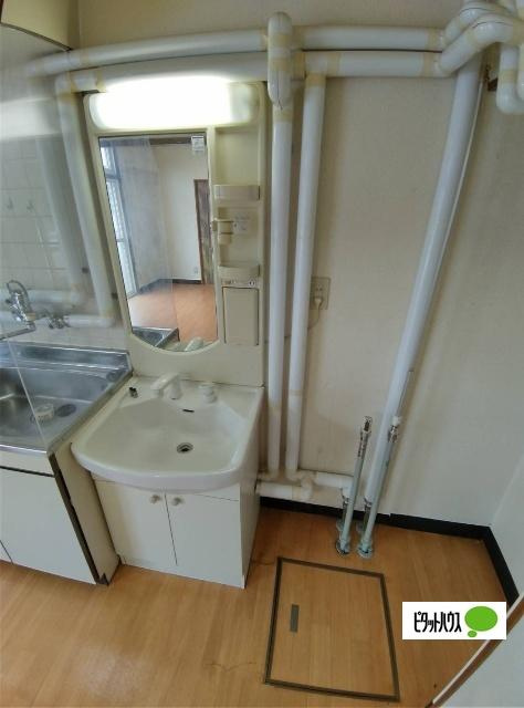 喜代丸ハイツの洗面所