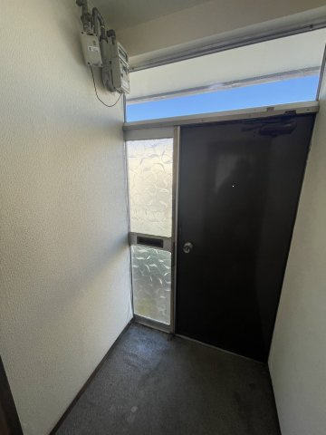 あきさとマンションAの玄関