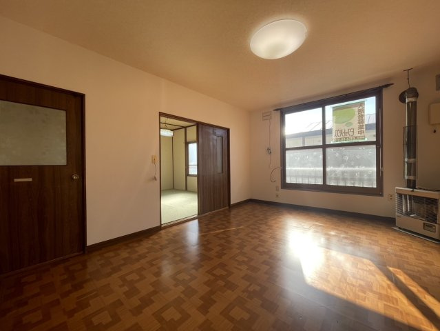 あきさとマンションAの居間・リビング